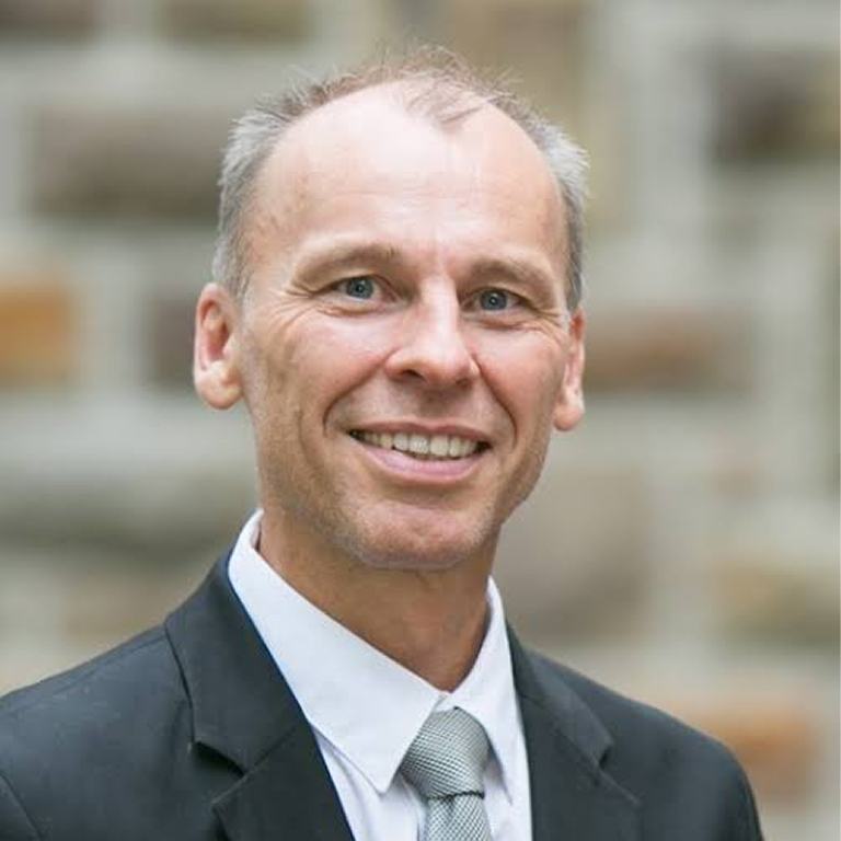 Prof. Dr. Stefan Bratzel